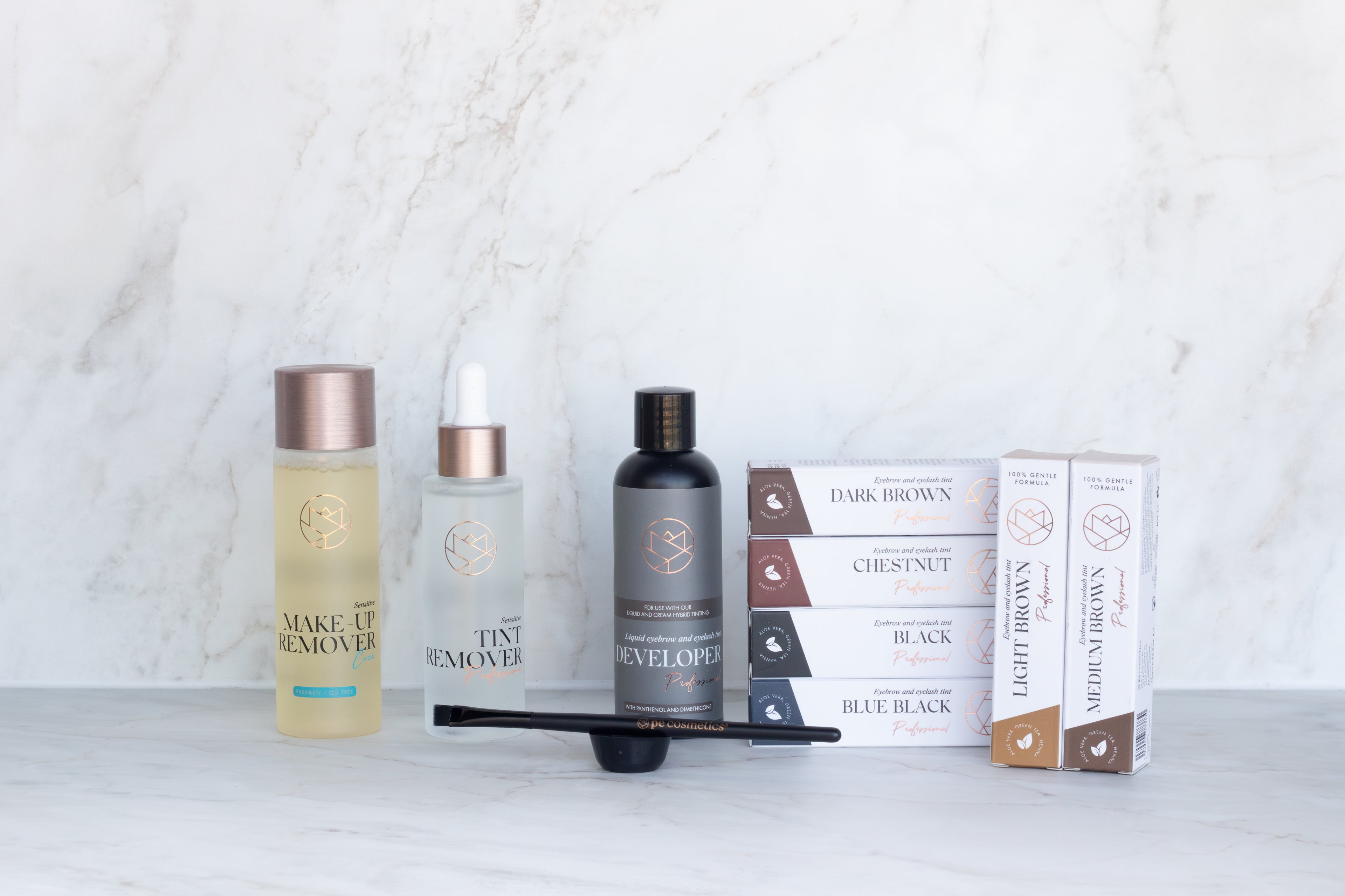 Formazione Online Tinta per Sopracciglia Ibrida + Kit di Avvio (lingue diverse)