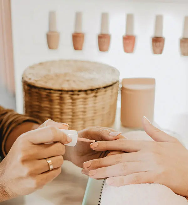 Manicure (gel polish) - PE Cosmetics