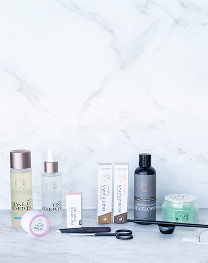 Formation en ligne Browstyling - Cartographie et épilation à la cire + Kit de démarrage (différentes langues)