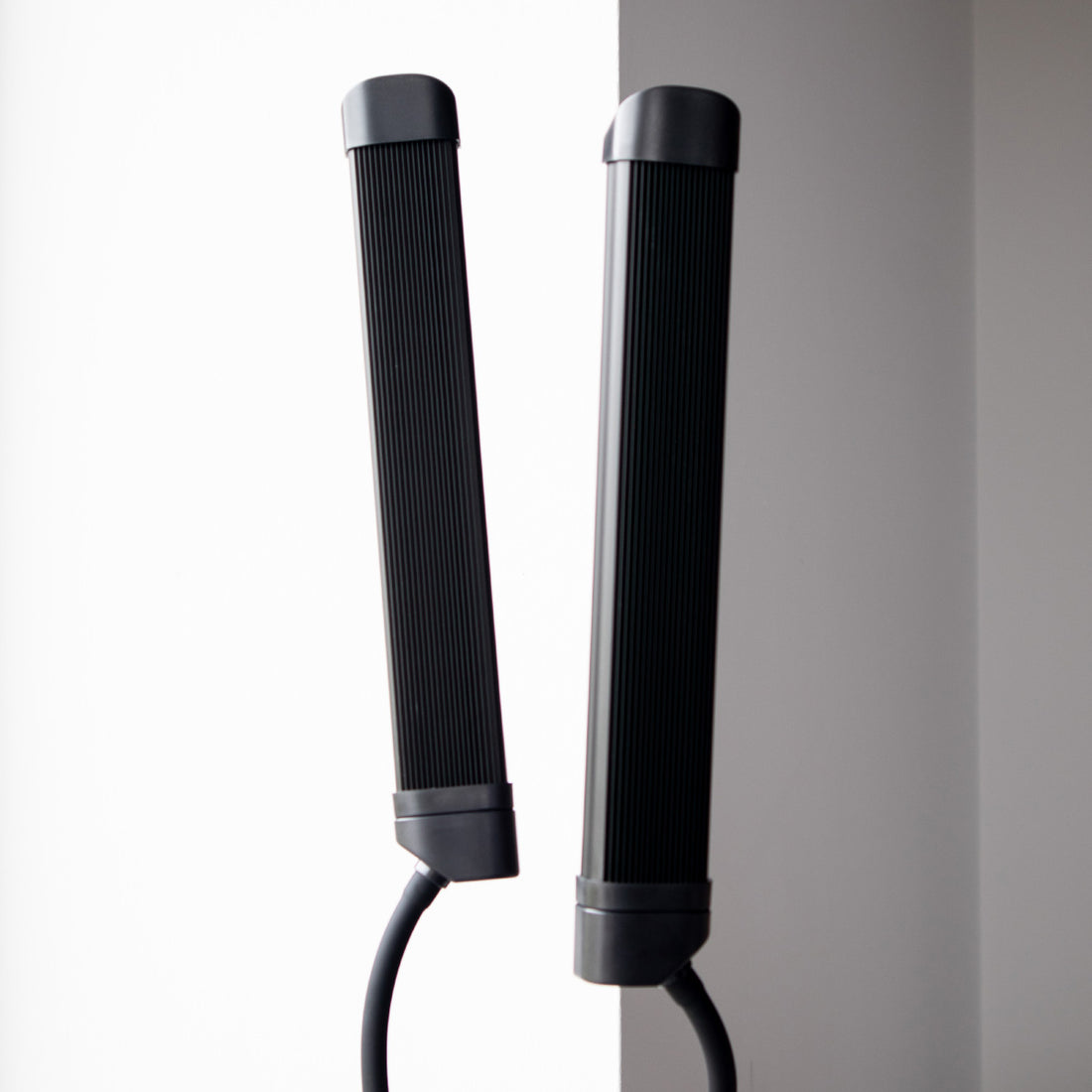 PE Cosmetics - Multimedia Lamp - PE Cosmetics