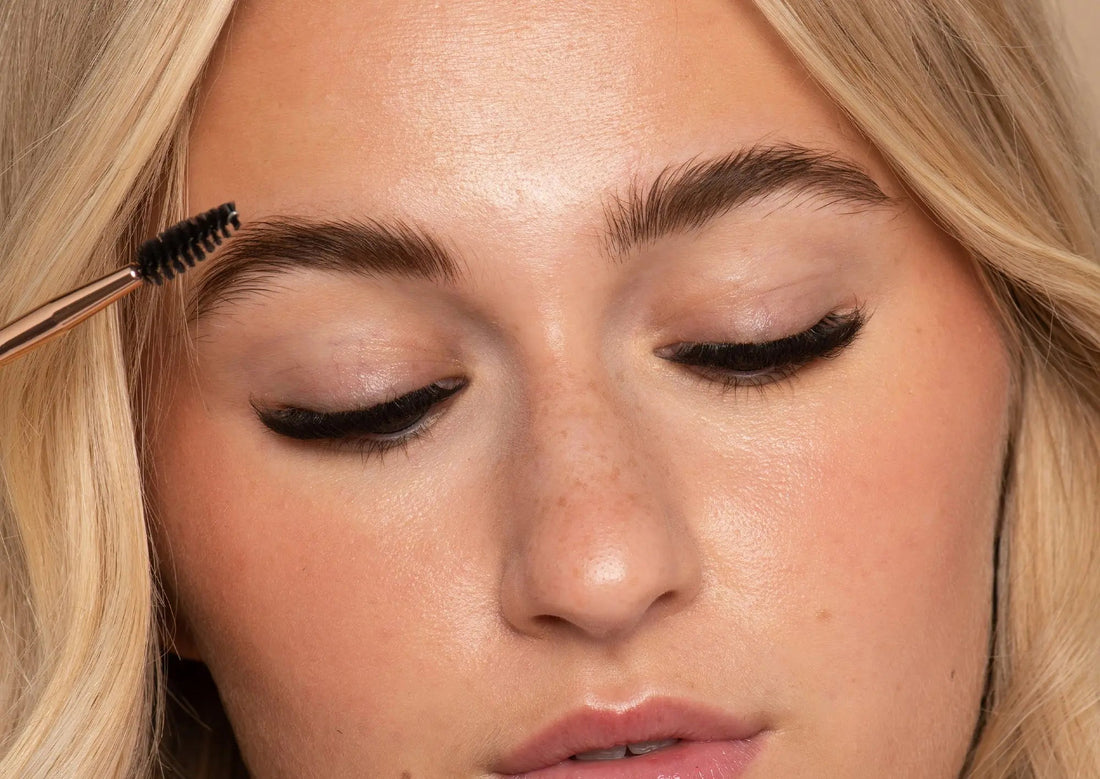 Behandeling Browstyling / Hybrid Brows