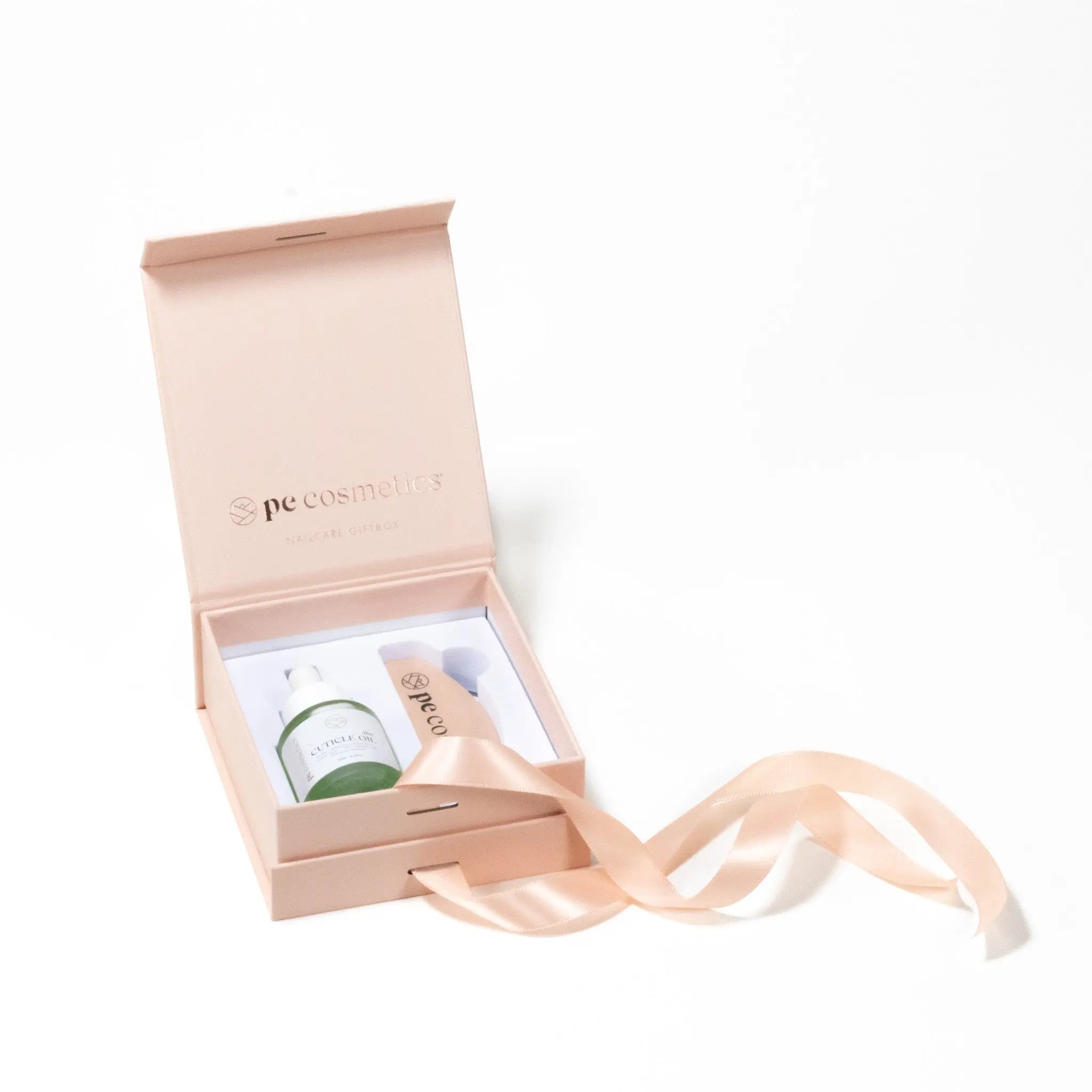 PE Cosmetics Gift box incl. Cuticle oil + Nail file